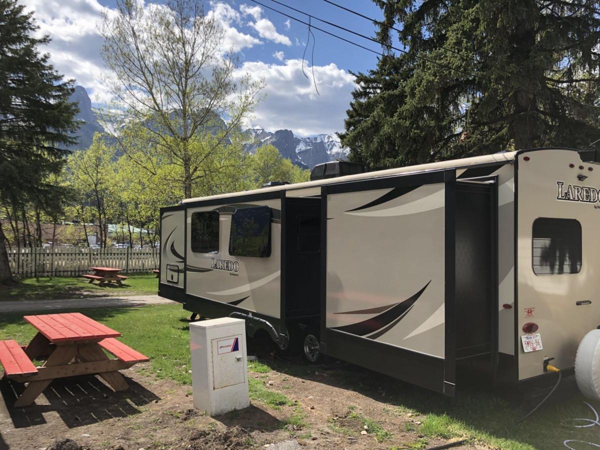 Rundle Mountain Rv Park Ξενοδοχείο Κάνμορ Εξωτερικό φωτογραφία